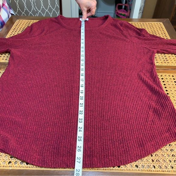 Old navy comfy shirt top light to medium weight. Like new. - Picture 6 of 11